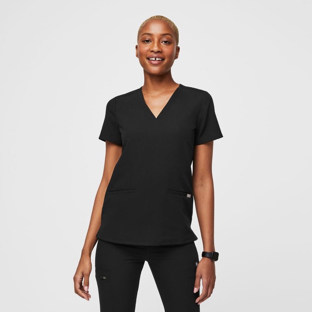 FIGS  - Casma Three-Pocket Scrub Top